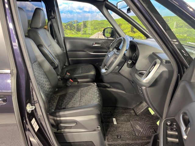 TOYOTA VOXY HYBRID 2023 Image 31