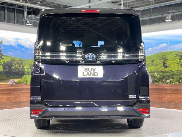 TOYOTA VOXY HYBRID 2023 Image 31