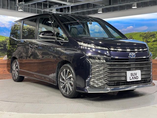 TOYOTA VOXY HYBRID 2023 Image 31