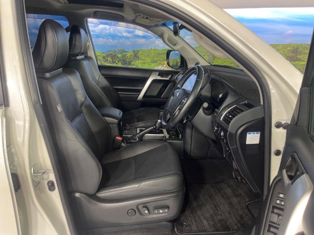 TOYOTA LANDCRUISER PRADO 2022 Image 31