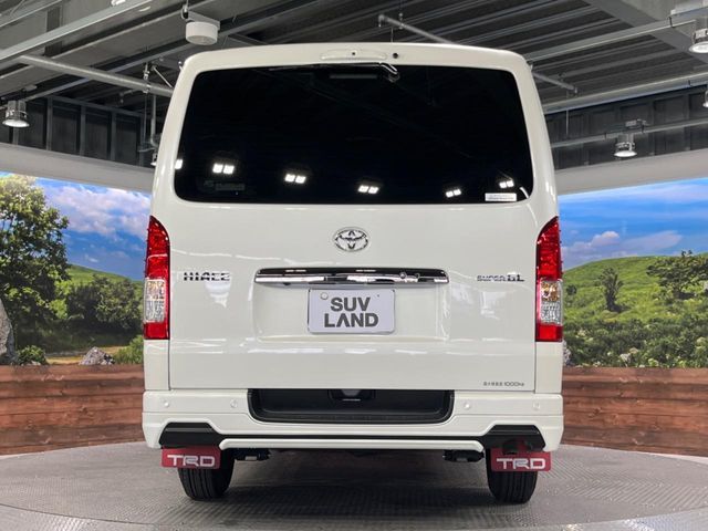 TOYOTA HIACE VAN 4WD 2024 Image 31