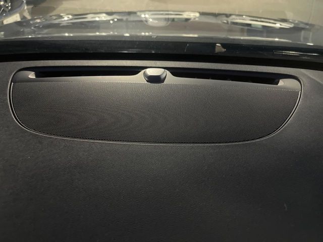 VOLVO V60 2019 Image 31