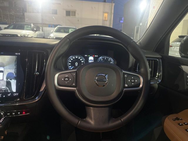 VOLVO V60 2019 Image 31