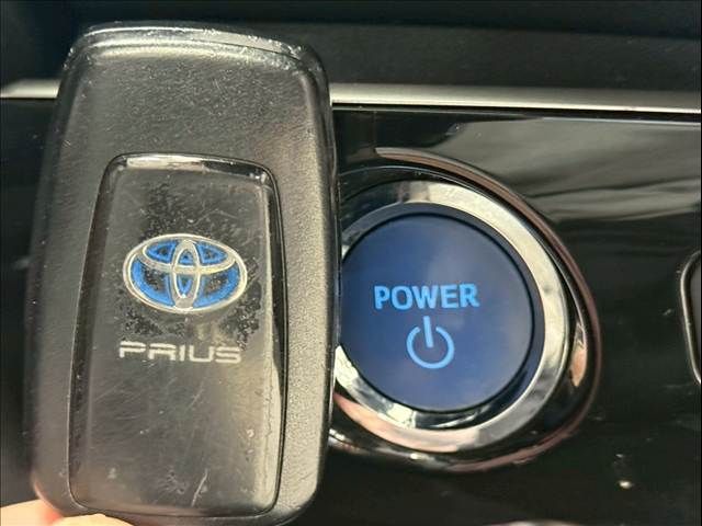 TOYOTA PRIUS 2016 Image 31