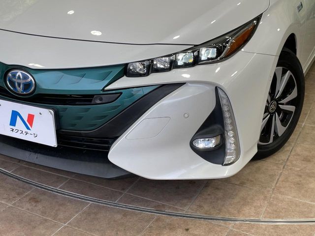 TOYOTA PRIUS PHV 2017 Image 31