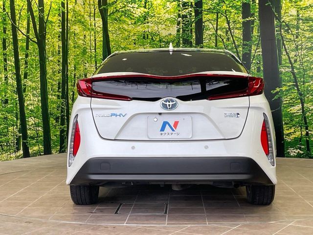 TOYOTA PRIUS PHV 2017 Image 31