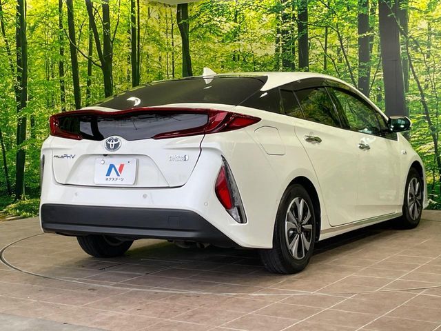 TOYOTA PRIUS PHV 2017 Image 31