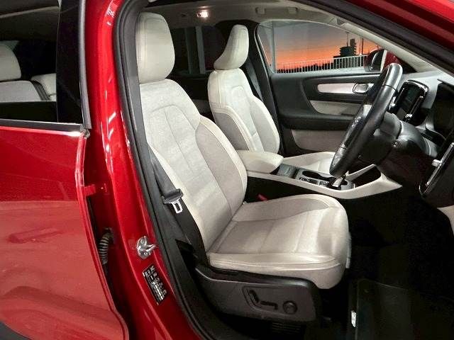 VOLVO XC40 2018 Image 31