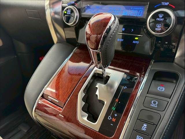 TOYOTA VELLFIRE 2015 Image 31