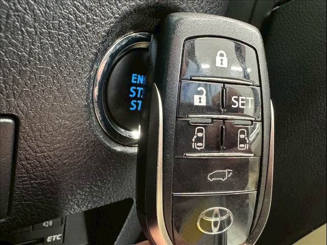 TOYOTA VELLFIRE 2015 Image 31