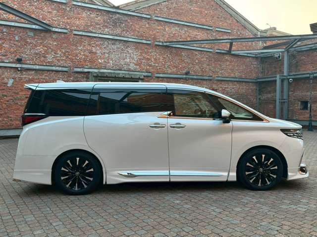 TOYOTA ALPHARD HYBRID 2025 Image 31