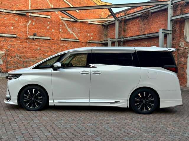 TOYOTA ALPHARD HYBRID 2025 Image 31