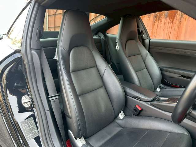 PORSCHE 911 2019 Image 31