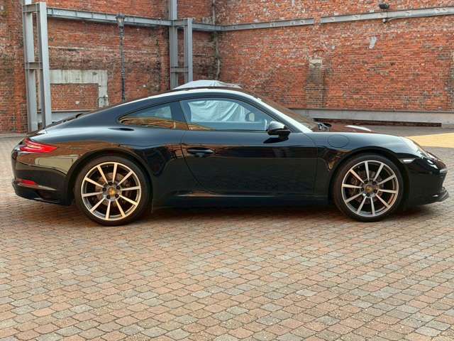 PORSCHE 911 2019 Image 31