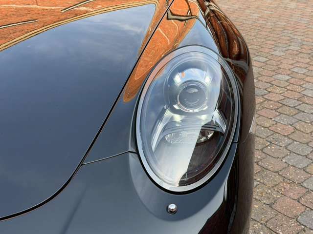 PORSCHE 911 2019 Image 31