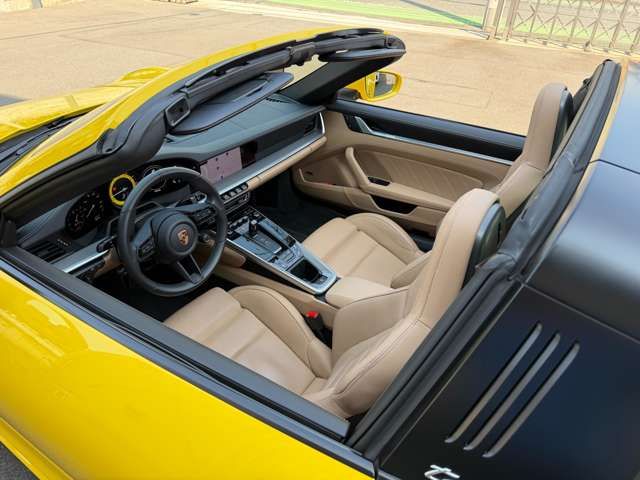 PORSCHE 911 2023 Image 31