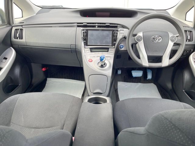 TOYOTA PRIUS 2013 Image 31