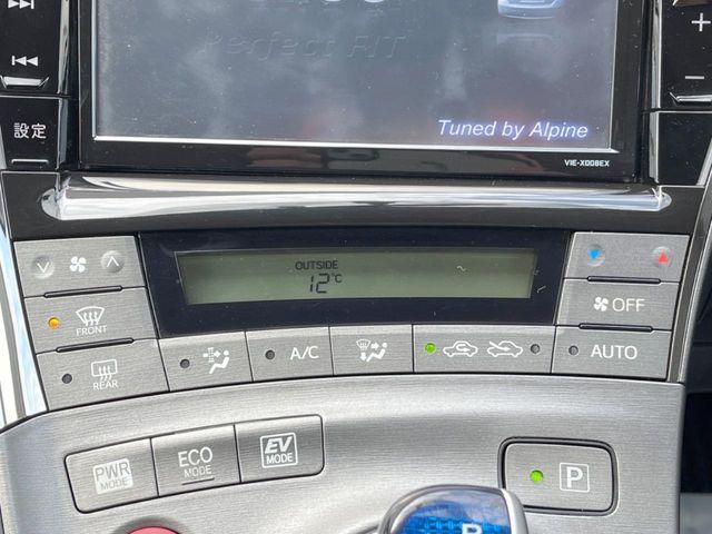 TOYOTA PRIUS 2013 Image 31