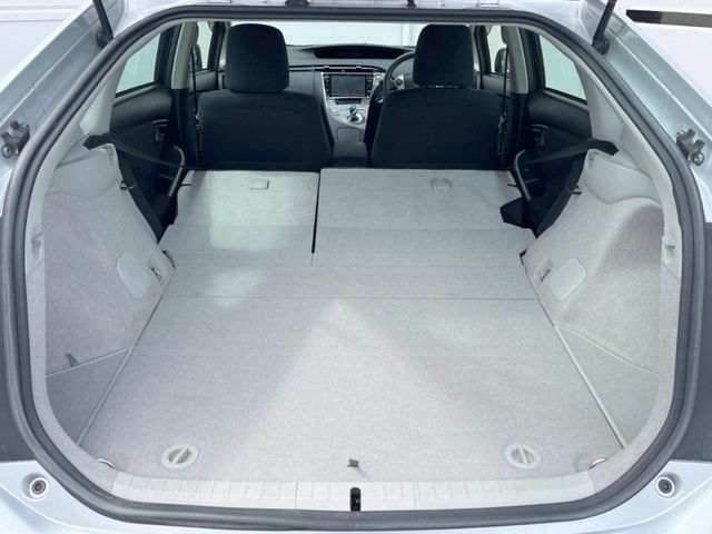 TOYOTA PRIUS 2013 Image 31