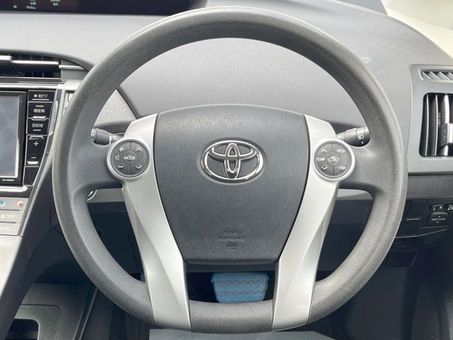 TOYOTA PRIUS 2013 Image 31