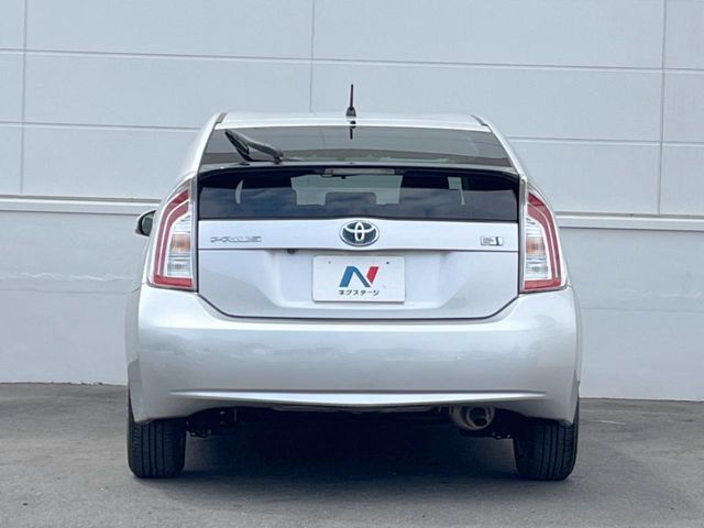 TOYOTA PRIUS 2013 Image 31