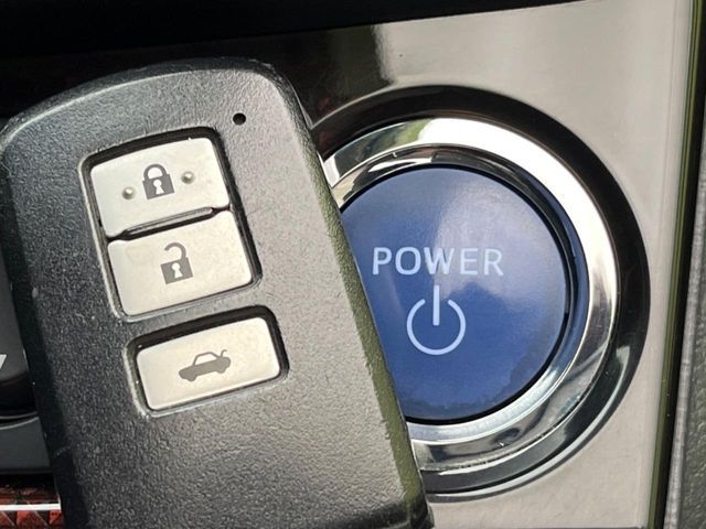 TOYOTA CROWN SEDAN HYBRID 2016 Image 31