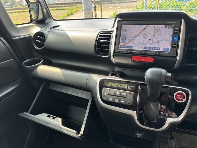 HONDA N BOX 2015 Image 31