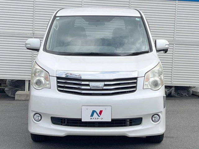 TOYOTA NOAH 2011 Image 31