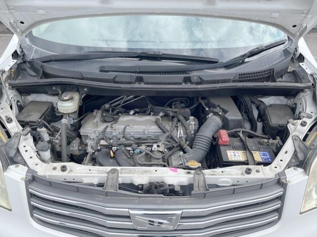 TOYOTA NOAH 2011 Image 31