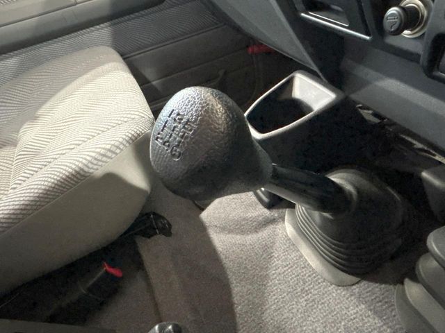 TOYOTA LANDCRUISER VAN 2015 Image 31