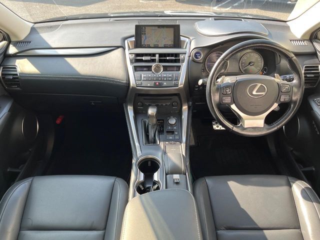 TOYOTA LEXUS NX300H AWD 2015 Image 31