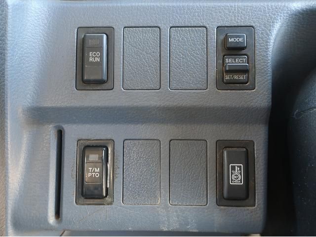 HINO PROFIA 2005 Image 31