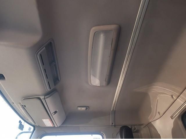 HINO PROFIA 2005 Image 31