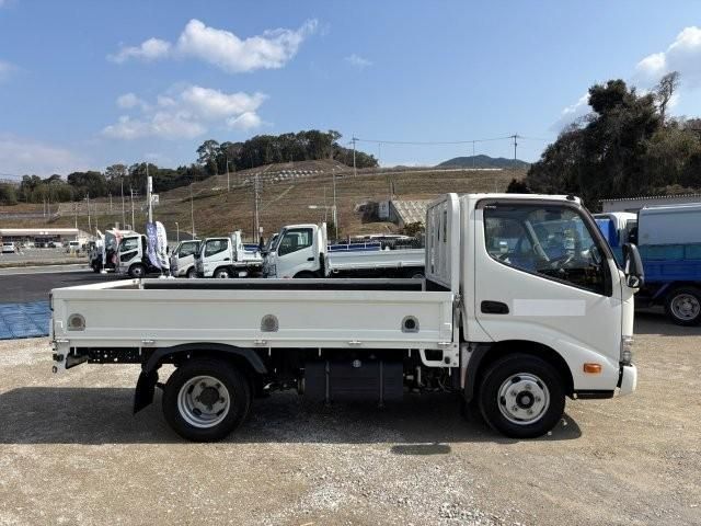 HINO DUTRO 2019 Image 31