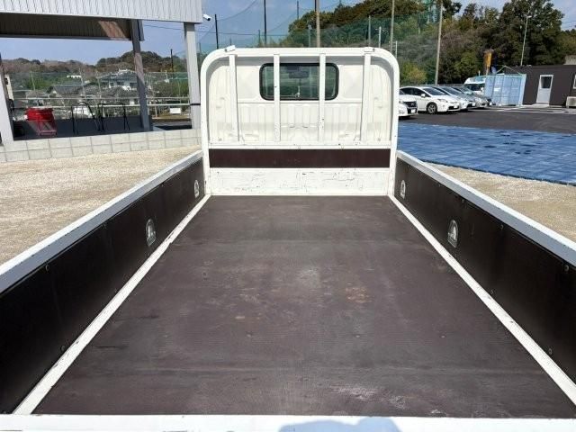 HINO DUTRO 2019 Image 31