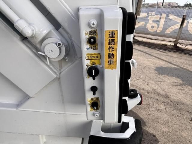 ISUZU ELF 2013 Image 31