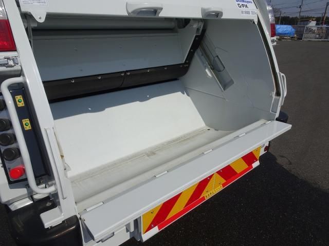 MITSUBISHI FUSOU FIGHTER 2025 Image 31