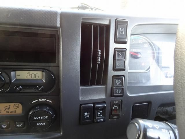 ISUZU FORWARD 2018 Image 31