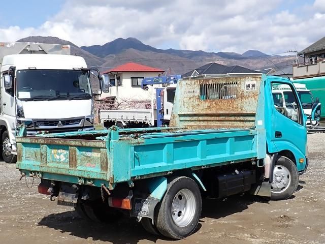 HINO DUTRO 2011 Image 31