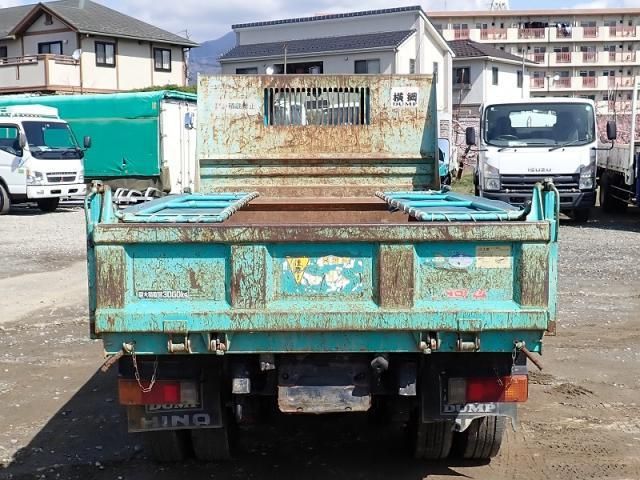 HINO DUTRO 2011 Image 31