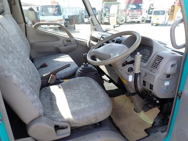 HINO DUTRO 2011 Image 31