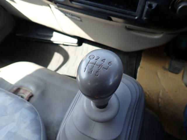 HINO DUTRO 2011 Image 31