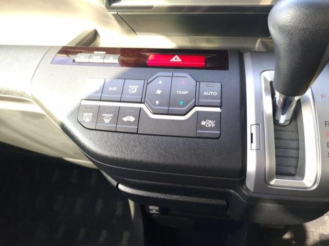 HONDA STEPWAGON SPADA 2013 Image 31