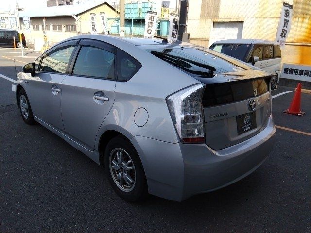 TOYOTA PRIUS 2010 Image 31
