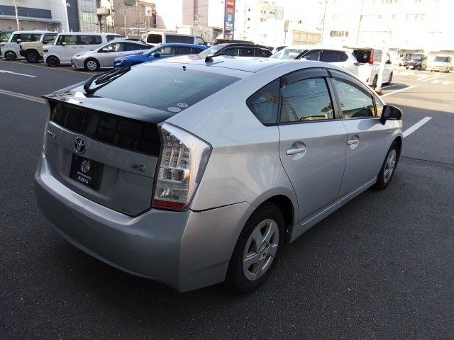 TOYOTA PRIUS 2010 Image 31