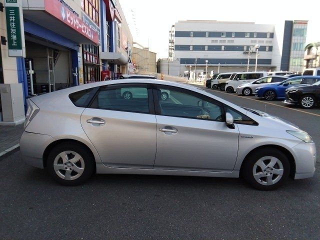 TOYOTA PRIUS 2010 Image 31