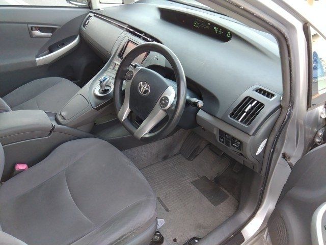 TOYOTA PRIUS 2010 Image 31