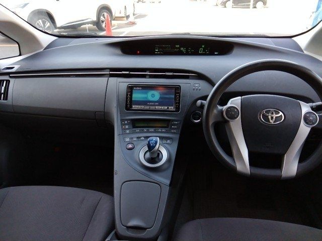 TOYOTA PRIUS 2010 Image 31