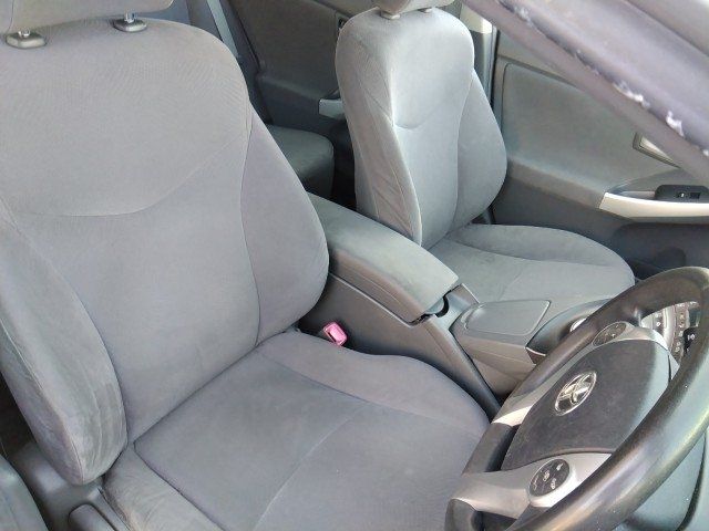 TOYOTA PRIUS 2010 Image 31