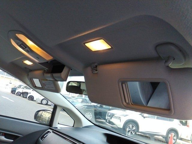 TOYOTA PRIUS 2010 Image 31